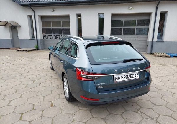 Skoda Superb cena 99900 przebieg: 159000, rok produkcji 2020 z Torzym małe 121